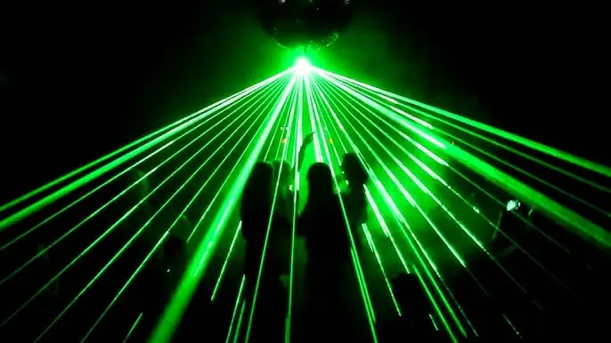 Laser vert dans une soirée anniversaire ou mariage en location à dax dans les landes chez Clem Events